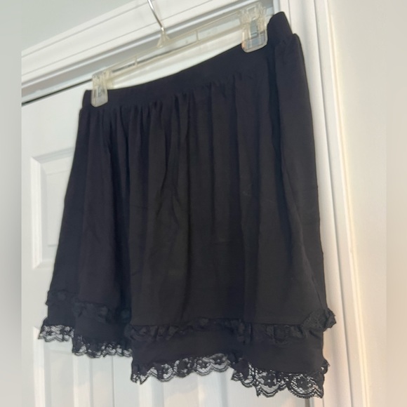 NWT Foxblood Lace Trimmed Misa Mini Skirt - Large - Picture 8 of 10